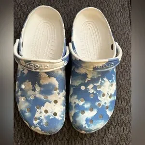 Crocs Classic Out Of This World Clogs Cloud Print Men’s 12 Crocs Classic Out of this World II Clog White clouds main image 3